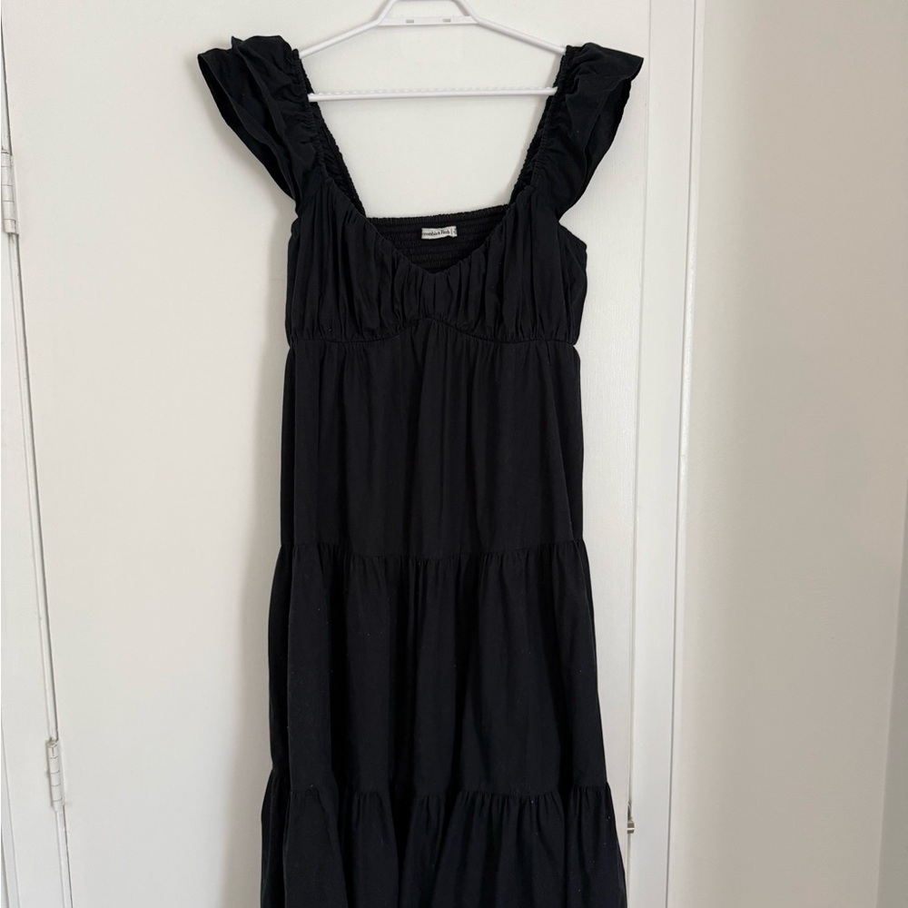 Abercrombie and Fitch- Tiered Ruffle Sleeve Poplin Midi Maxi Dress